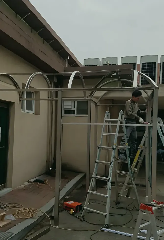 송절동 캐노피 구조물 용접 시공 사진 3