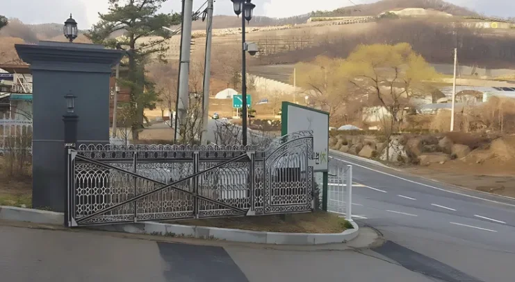 우성면 출입문 용접 시공 사진 2