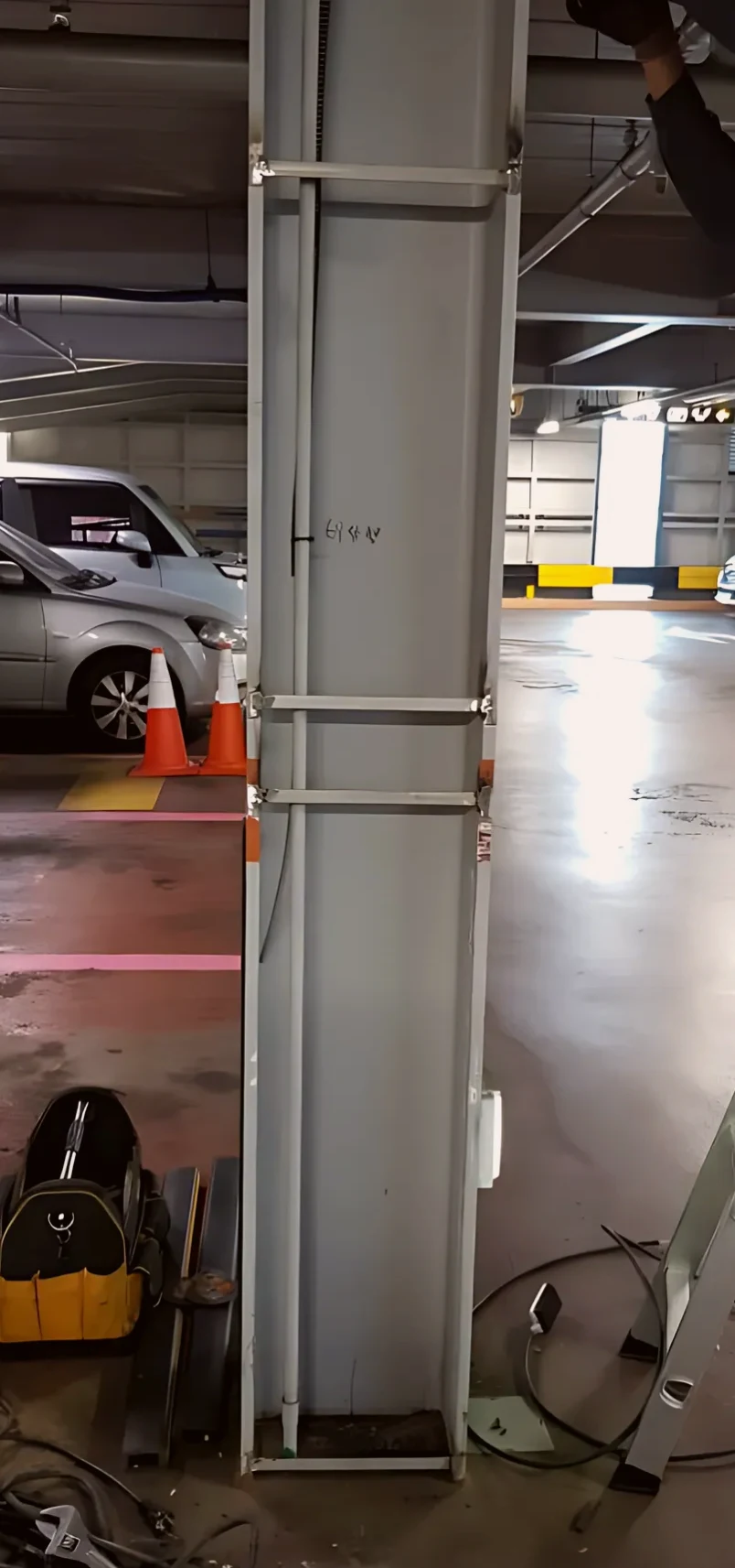 현장 주차 안전 유도 용접 시공 사진 4