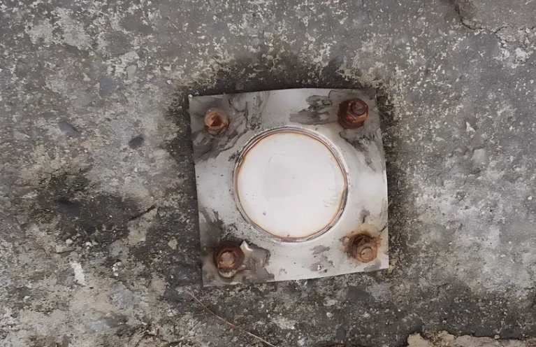 현장 주차 안전 유도 용접 시공 사진 1