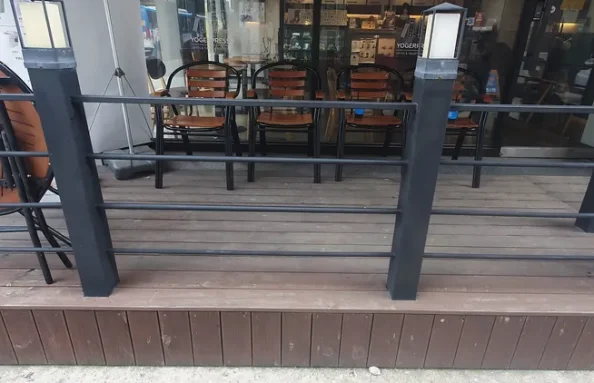 현장 카페테라스 난간용접 시공 사진 3
