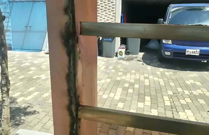 옥천군 주차장 난간용접 시공 사진 1