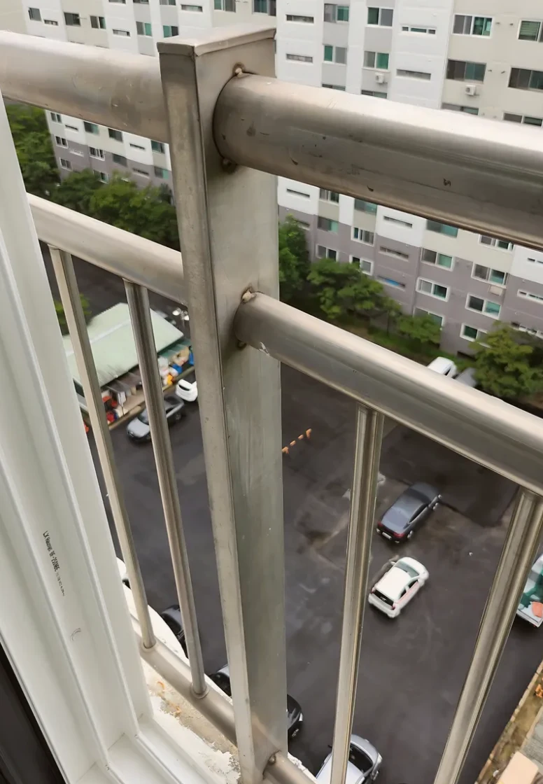 법원읍 베란다 난간용접 시공 사진 3
