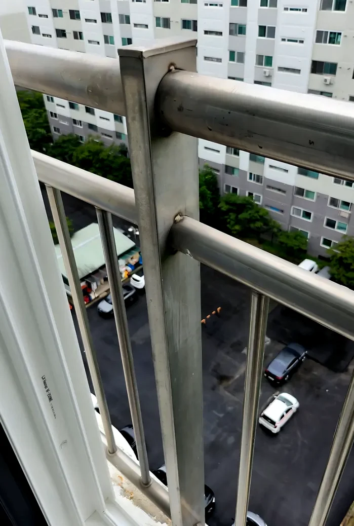 현장 베란다 난간용접 시공 사진 3