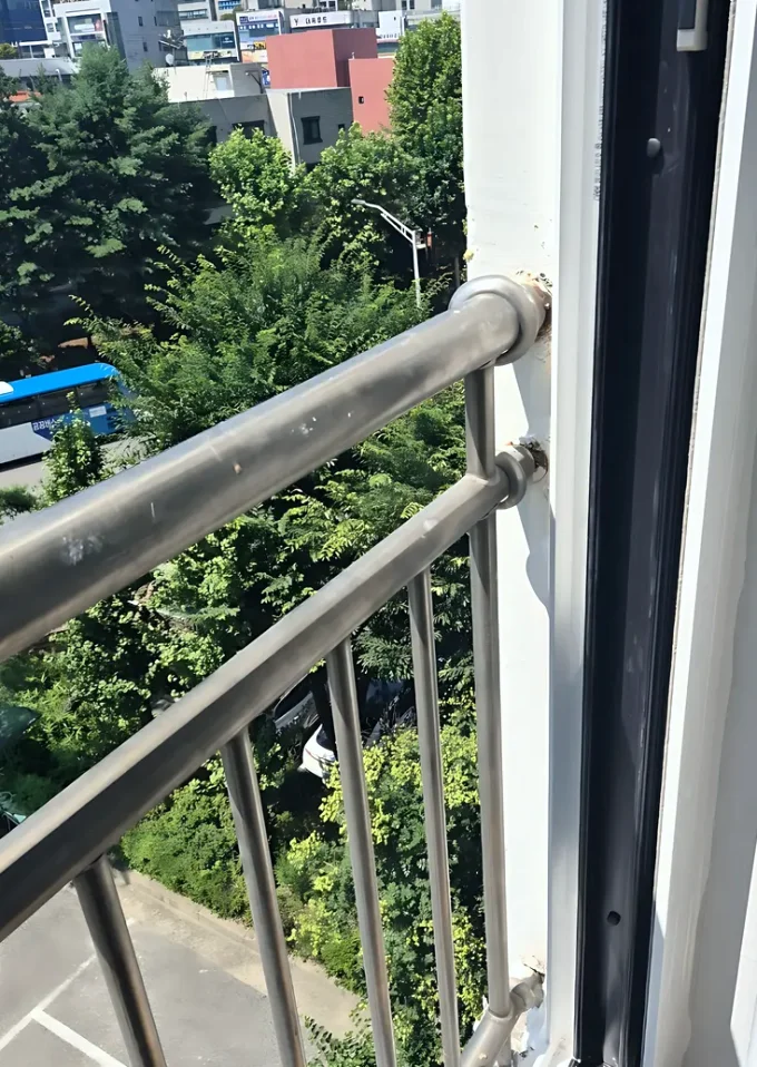 현장 베란다 난간용접 시공 사진 3