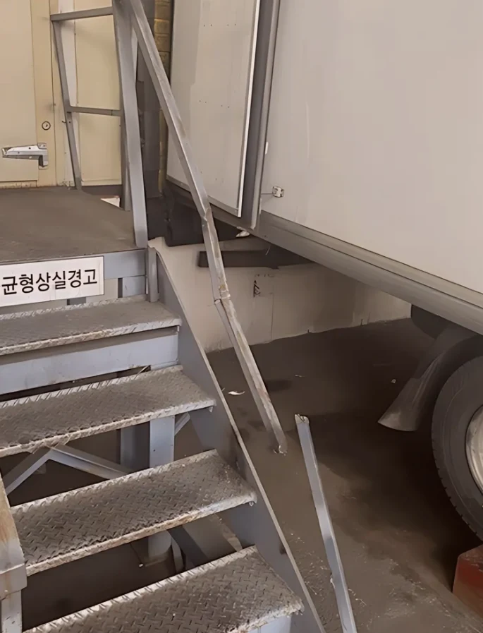 현장 구조물 바닥 계단 용접 시공 사례