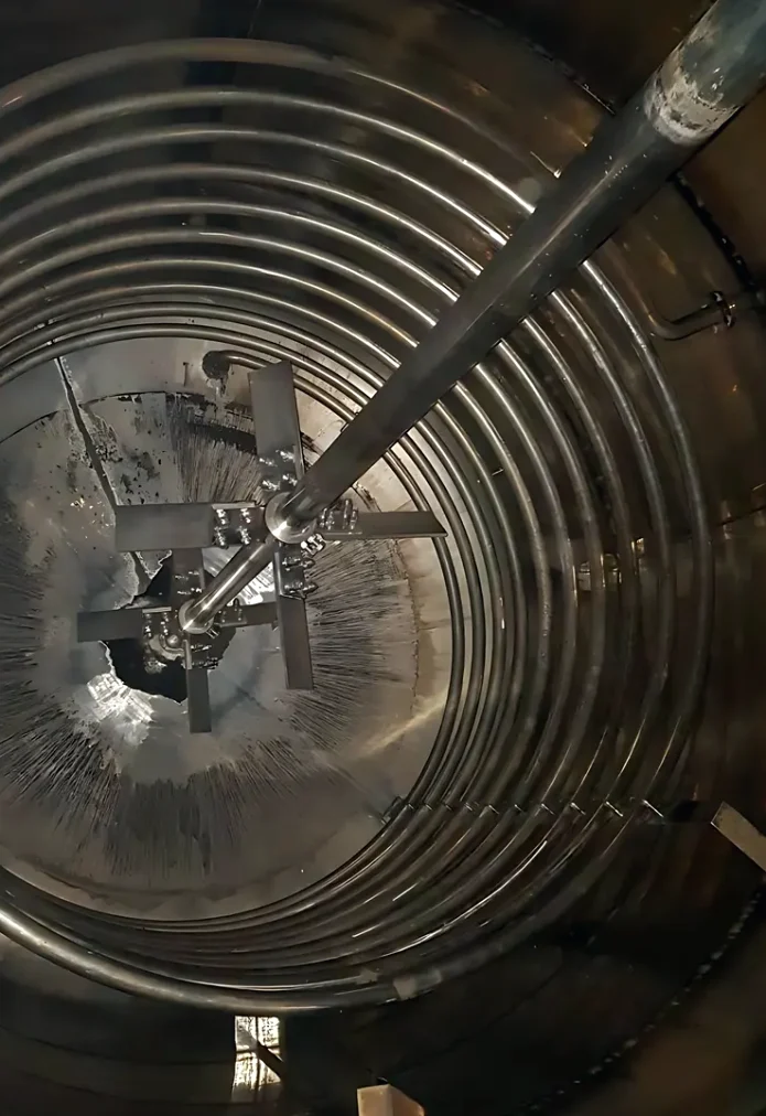 현장 원료 교반 탱크용접 시공 사진 3